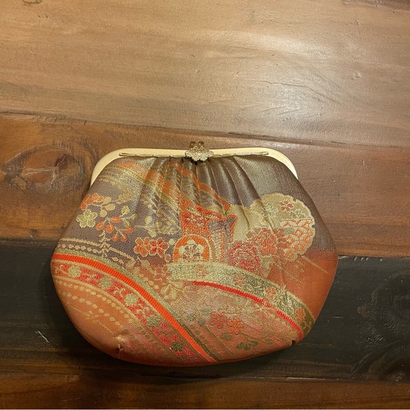 Vintage Japanese Kimono Silk 'Golden Home in The Country' Chain Wallet - Picture 6 of 7